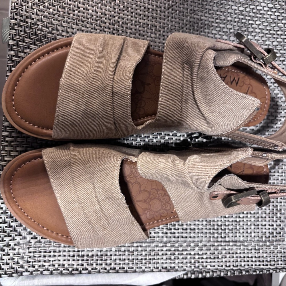 Blowfish Women's Tan Sandals